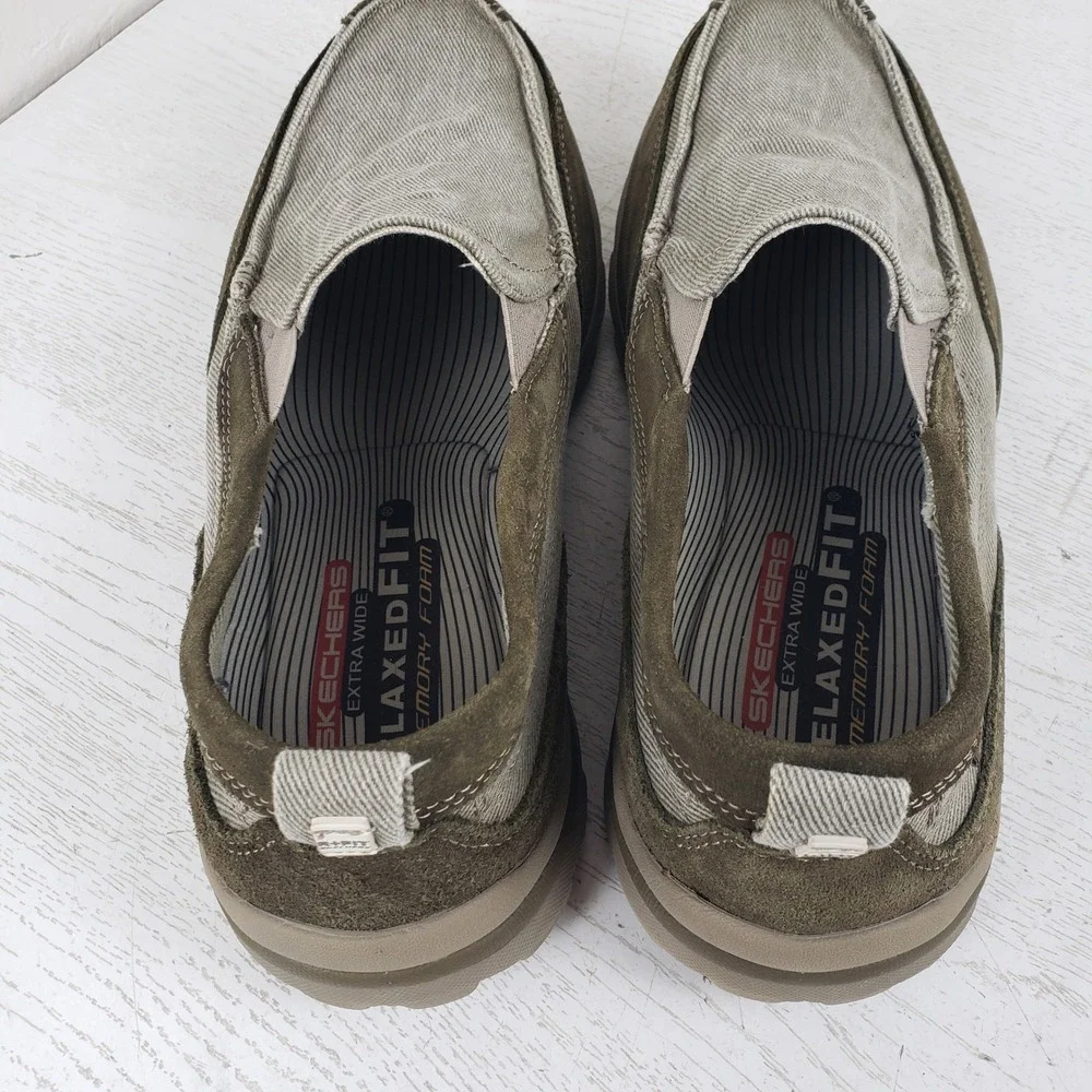 Skechers‎ Superior Milford Men's Size 10 EEE Relaxed Olive Green Canvas Loafers
